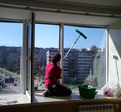 Мытье окон в однокомнатной квартире Строитель